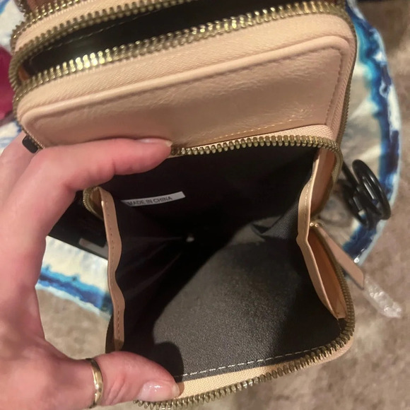 American Bee NWT Women's Pink Soft Vegan Leather Wallet/Cross Body - Picture 9 of 9